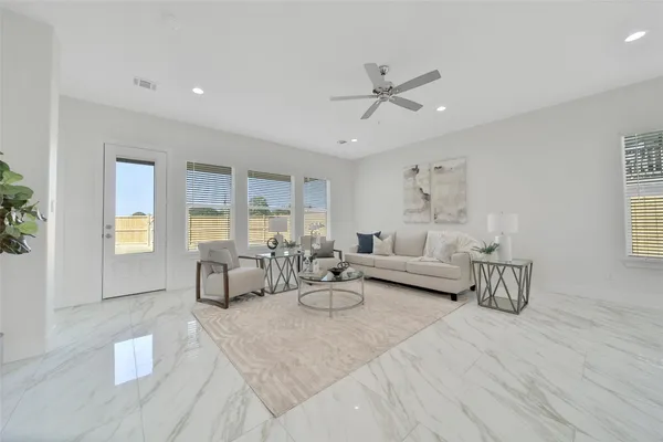 $2,650 | 7611 Athlone Drive, Houston, TX 77088