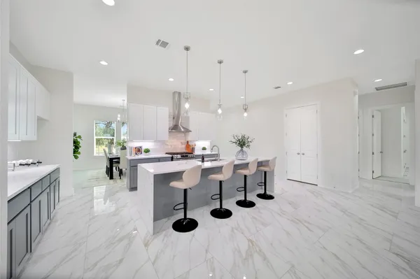 $2,650 | 7611 Athlone Drive, Houston, TX 77088