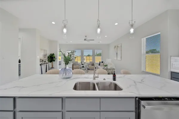 $2,650 | 7611 Athlone Drive, Houston, TX 77088