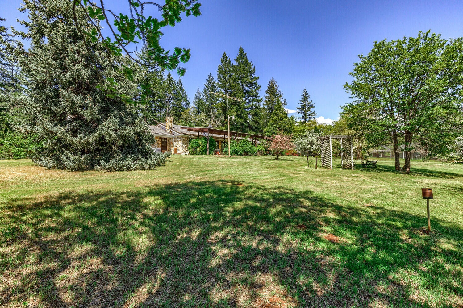 223 October Lane Merlin, OR 97532 - Photo 38 of 42 24_OL_24_mls