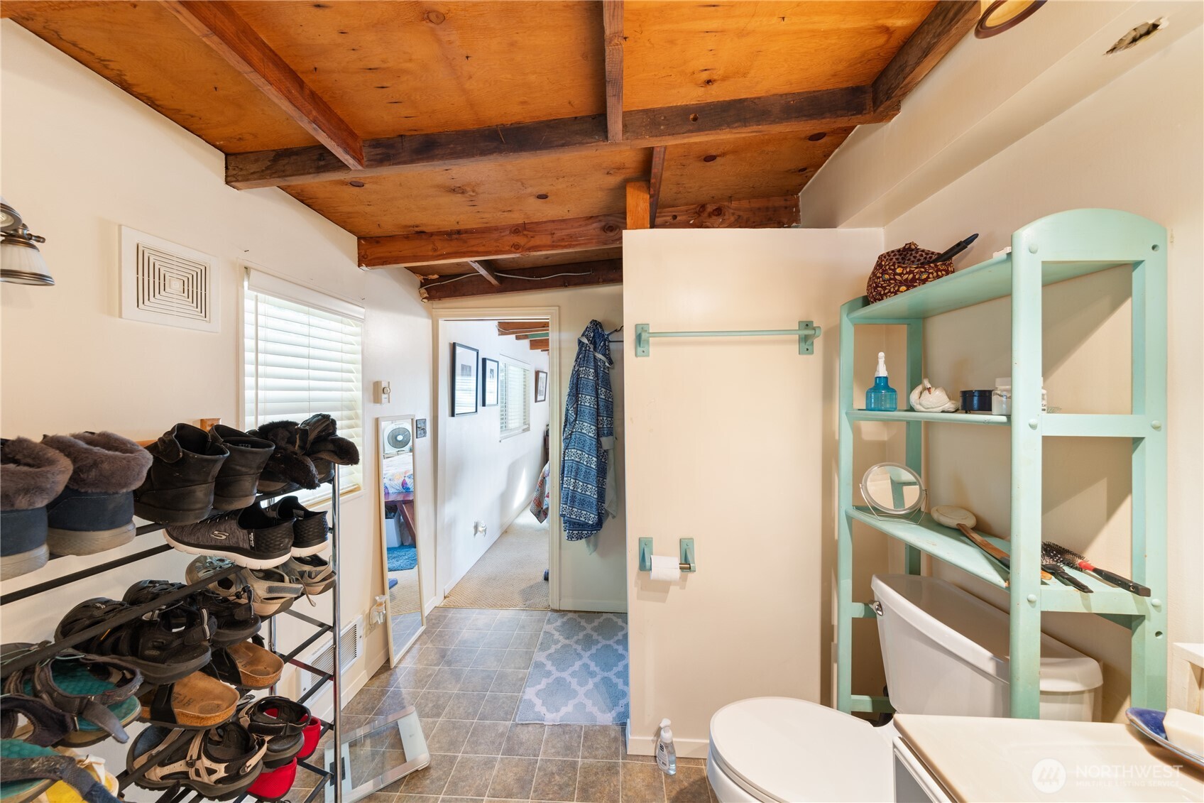 17546 Tonkon View Lane La Conner, WA 98257 - Photo 13 of 32