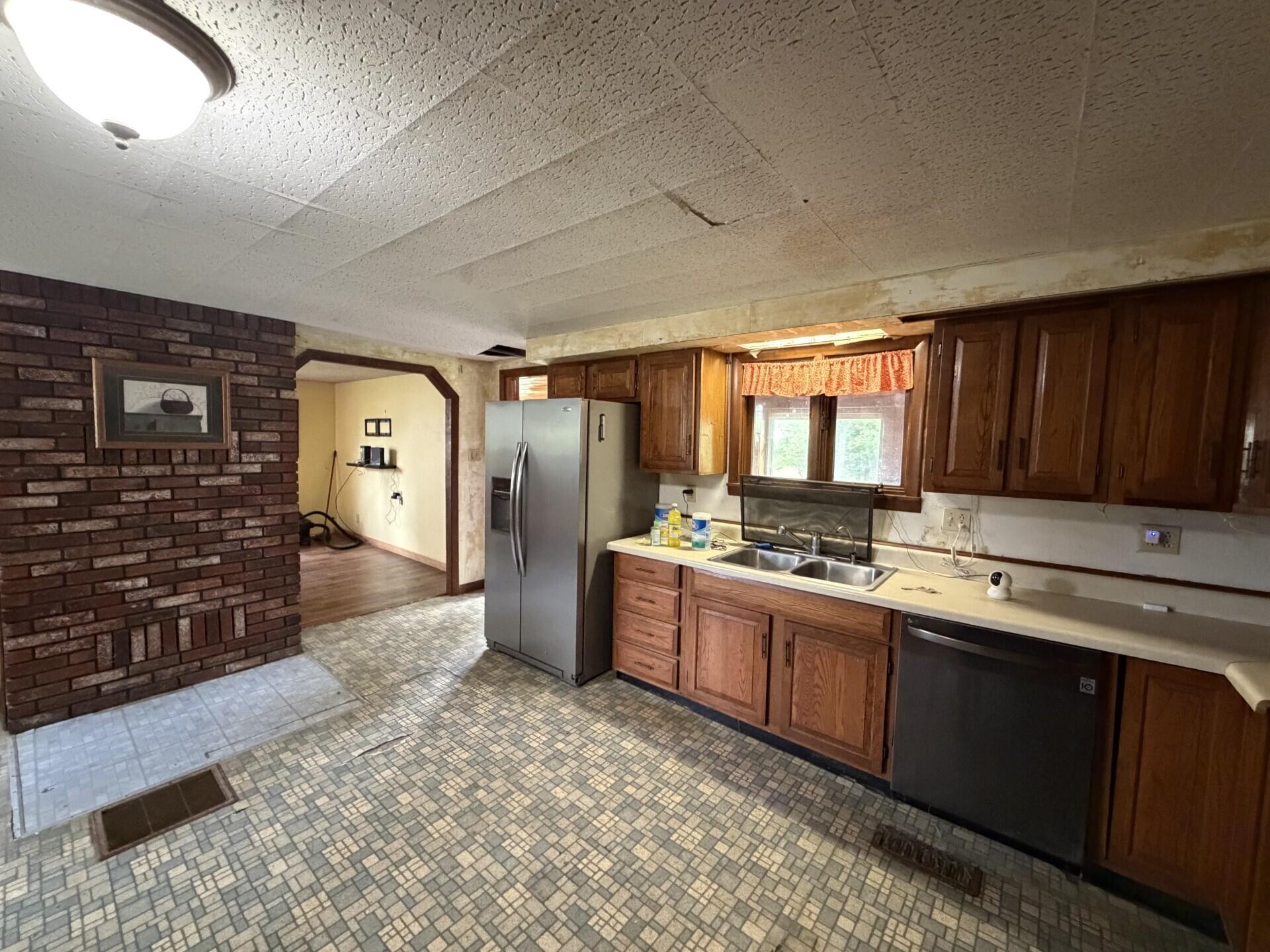 25 Robinson Road Blaine, ME 04734 - Photo 2 of 20 3f9353d8-efb0-4c19-ad4b-b1e3def7723f