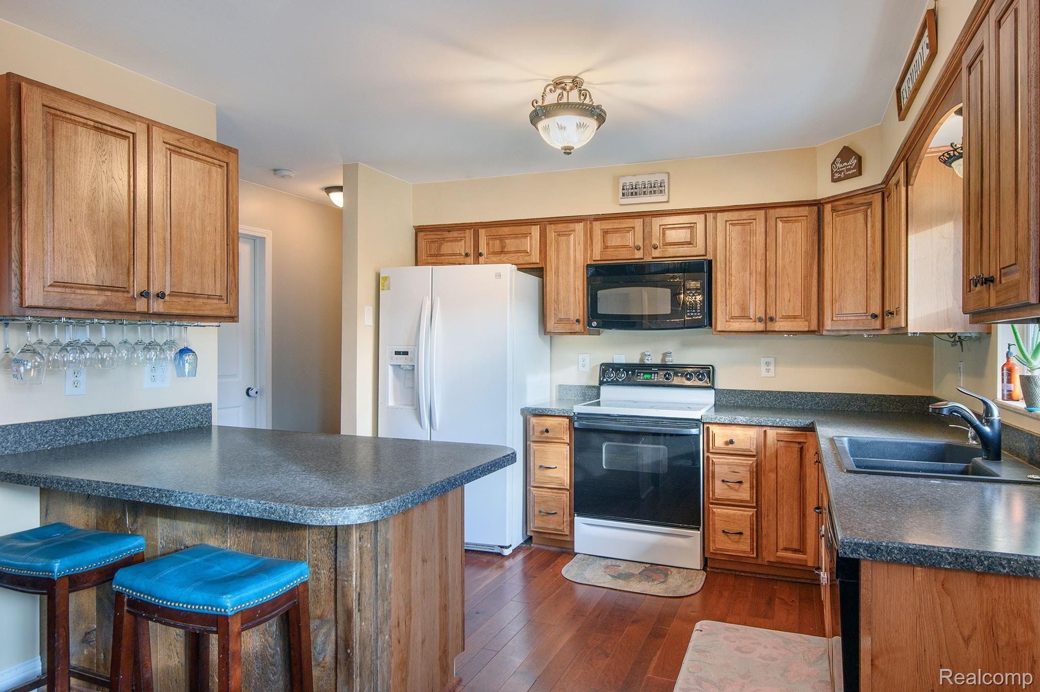 13291 South Duffield Road Byron, MI 48418 - Photo 8 of 24 CNG_4185.jpg