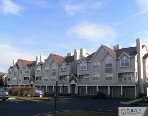 35 Edinburgh Court Edison, NJ 08820 - Photo 1 of 13