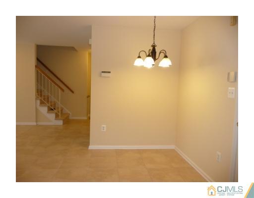 35 Edinburgh Court Edison, NJ 08820 - Photo 3 of 13