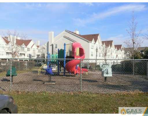 35 Edinburgh Court Edison, NJ 08820 - Photo 7 of 13