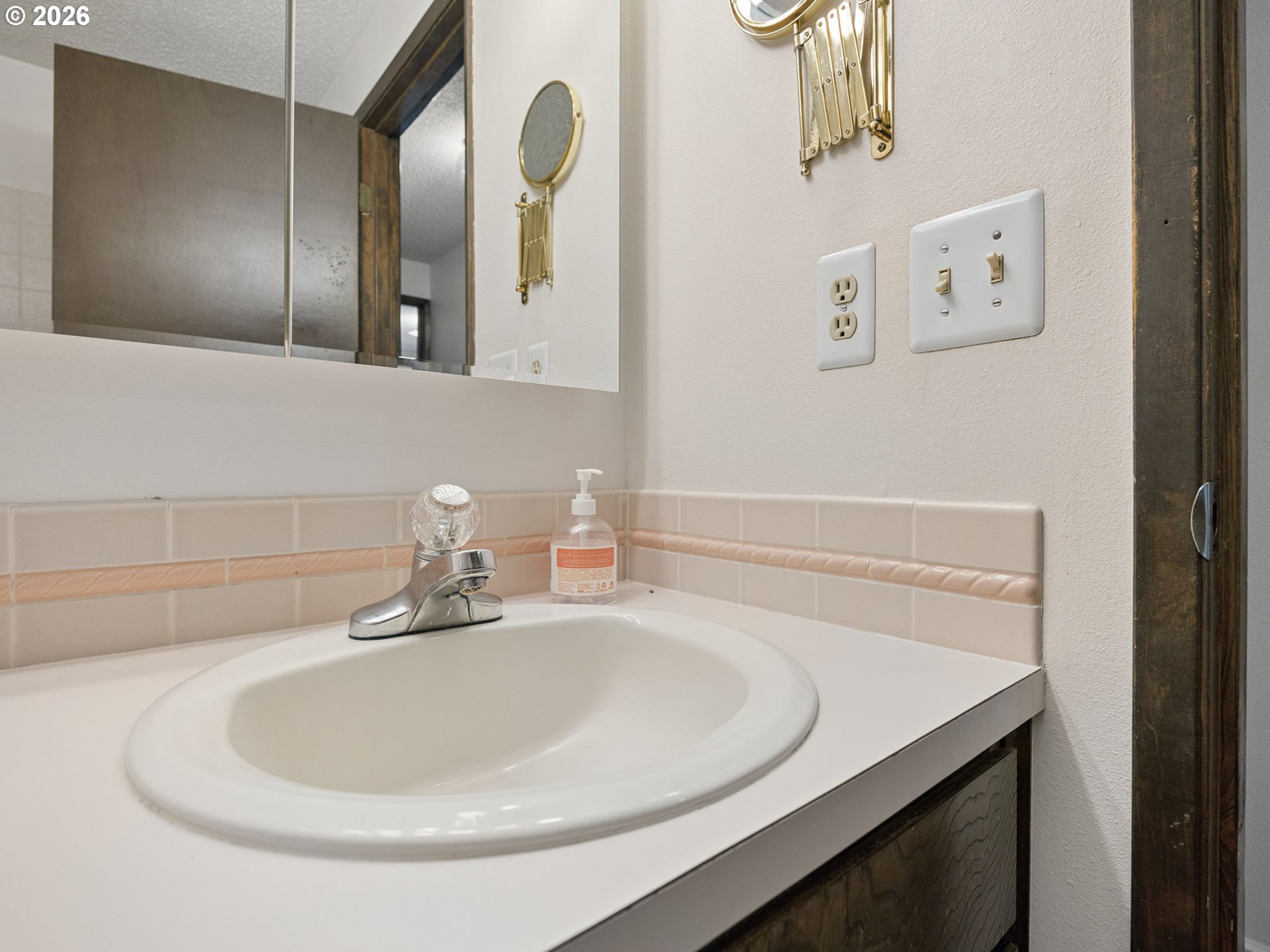 1712 Southwest Hensley Road Troutdale, OR 97060 - Photo 22 of 36 Gallery Image 22