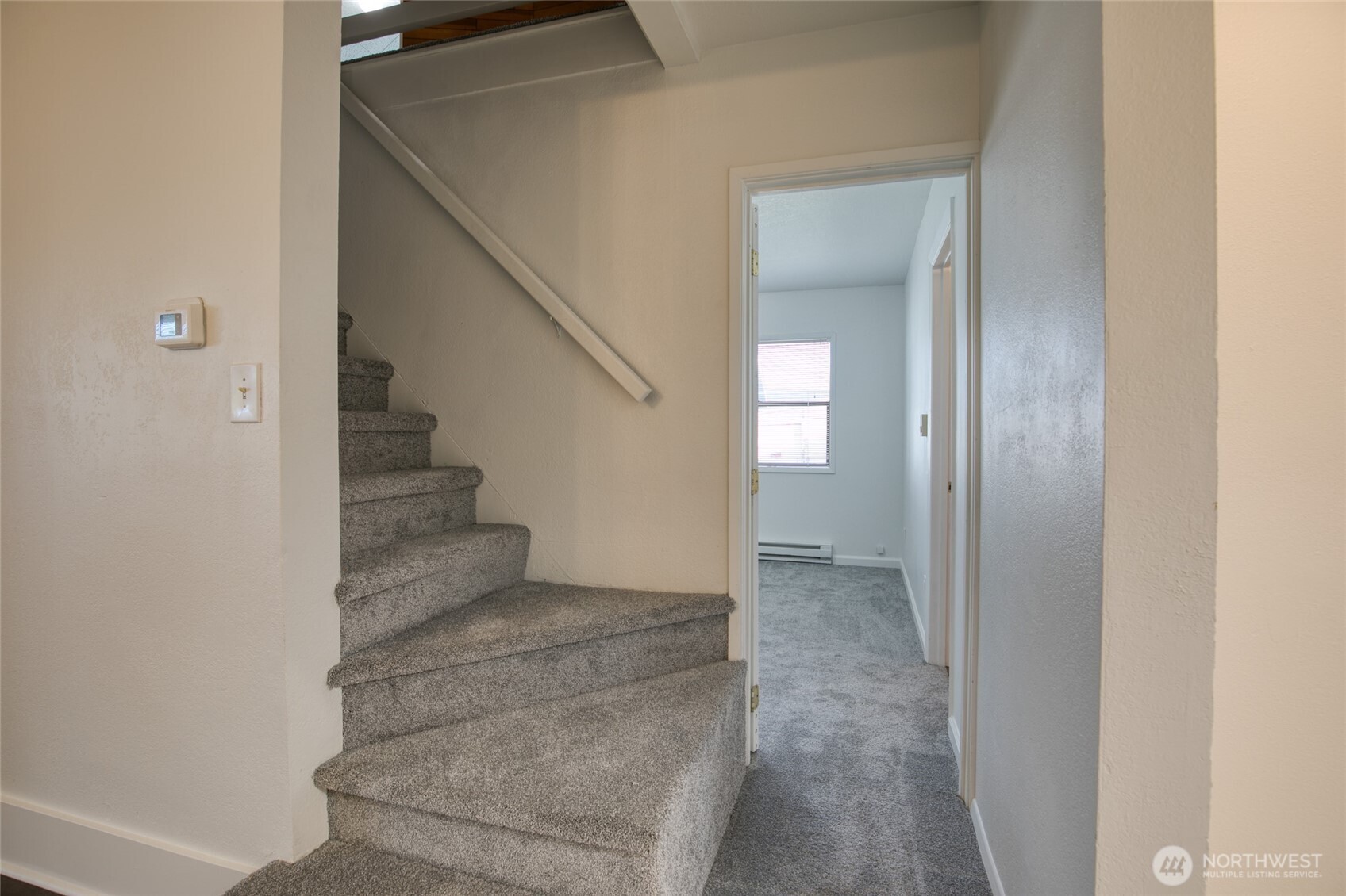 411 West 4th Street Aberdeen, WA 98520 - Photo 22 of 40 a view of entryway and hall with a hallway
