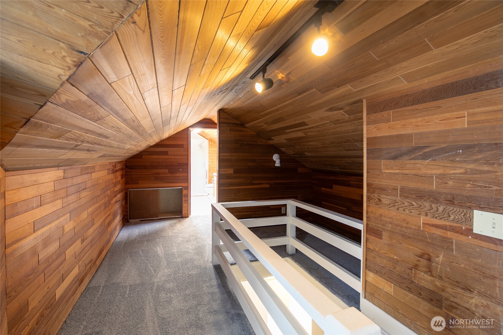 411 West 4th Street Aberdeen, WA 98520 - Photo 23 of 40 a outdoor space with patio