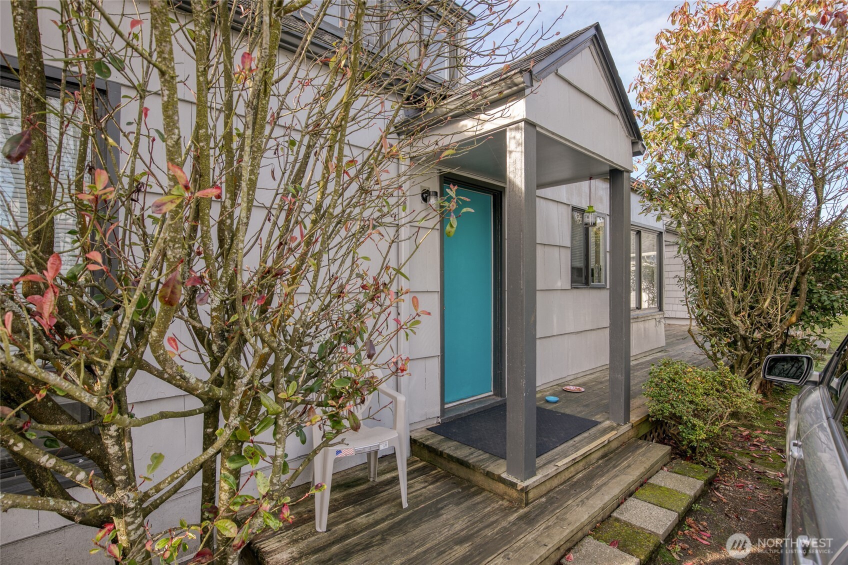 411 West 4th Street Aberdeen, WA 98520 - Photo 32 of 40 a front view of a house with plants