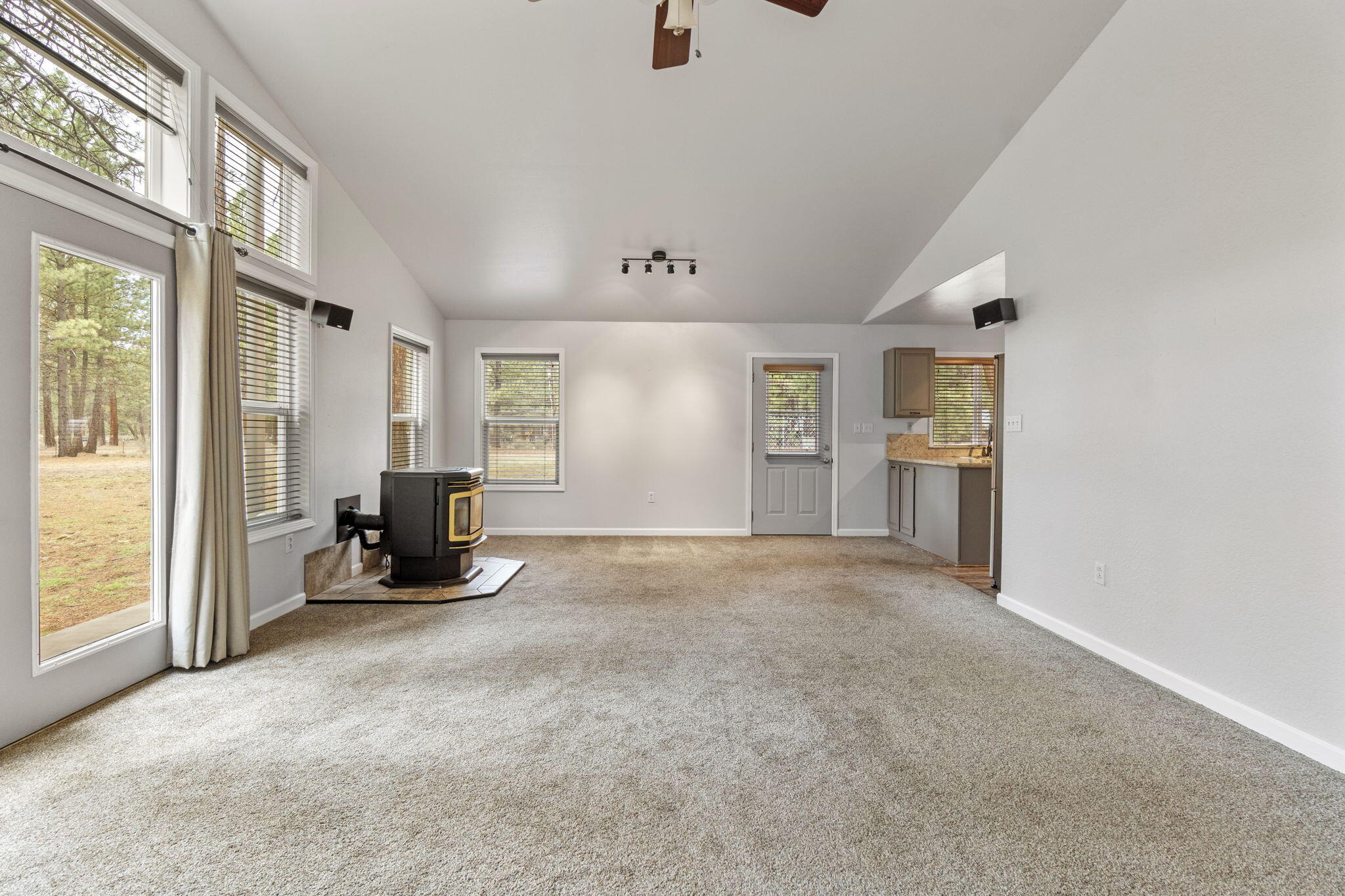 39314 Chiloquin Ridge Road Chiloquin, OR 97624 - Photo 13 of 60 13-web-or-mls-DSC09805