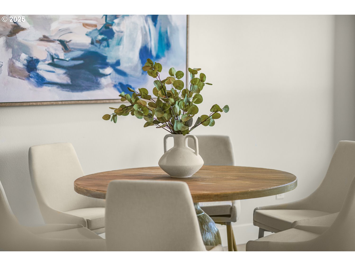 4165 Z Street Washougal, WA 98671 - Photo 30 of 40 a vase of flowers sitting on a table