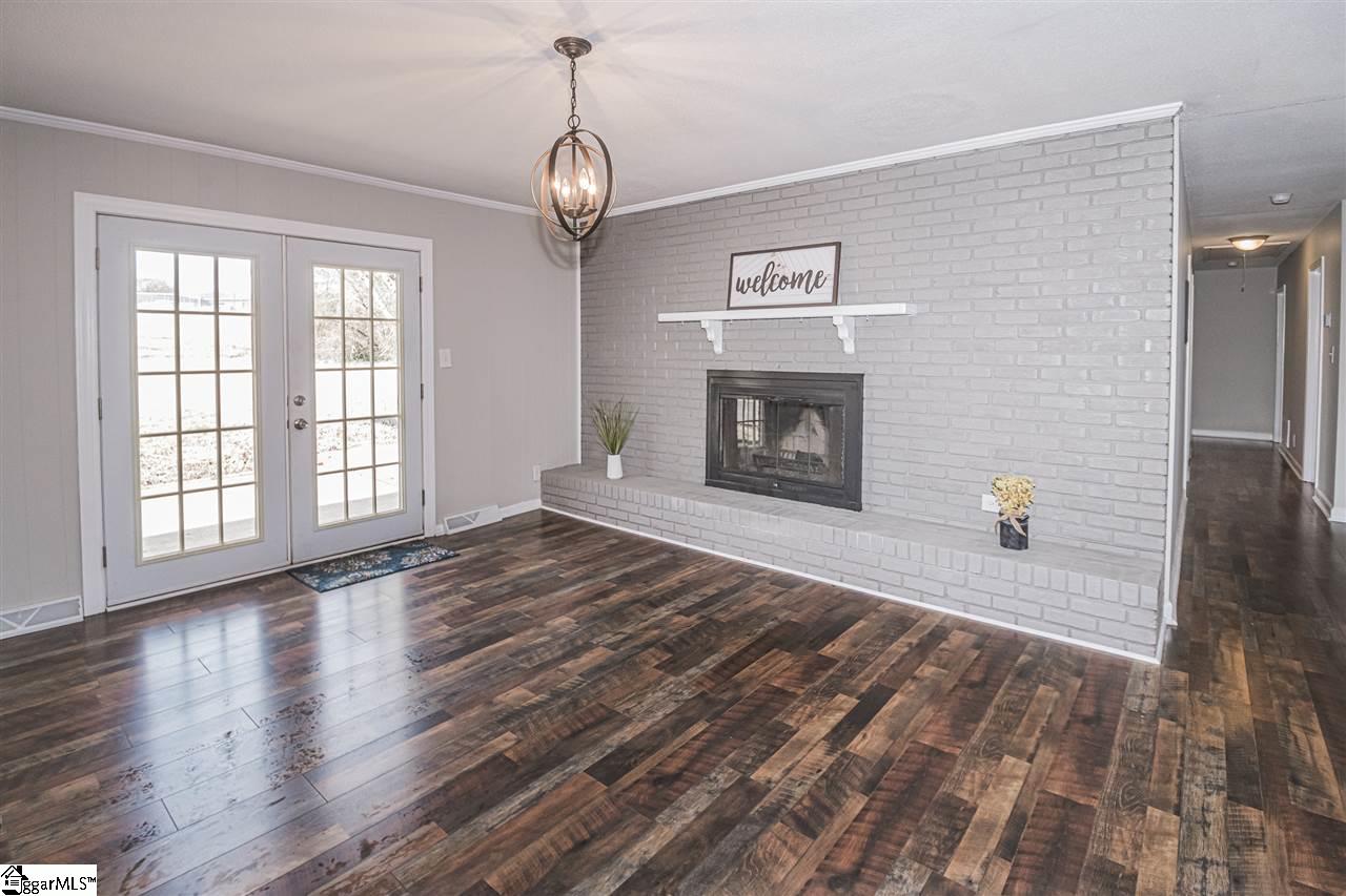 208 Bedford Road Easley, SC 29642 - Photo 5 of 24 Gallery Image 5