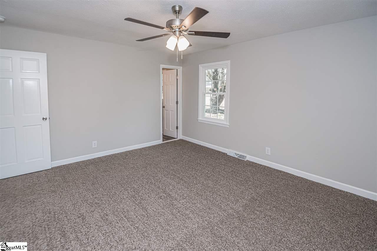 208 Bedford Road Easley, SC 29642 - Photo 7 of 24 Gallery Image 7