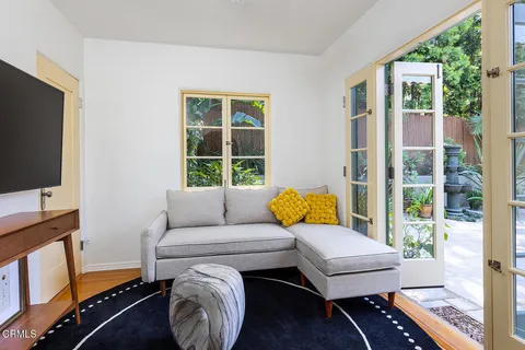 $1,900,000 | 3177 Lake Hollywood Drive, Los Angeles, CA 90068