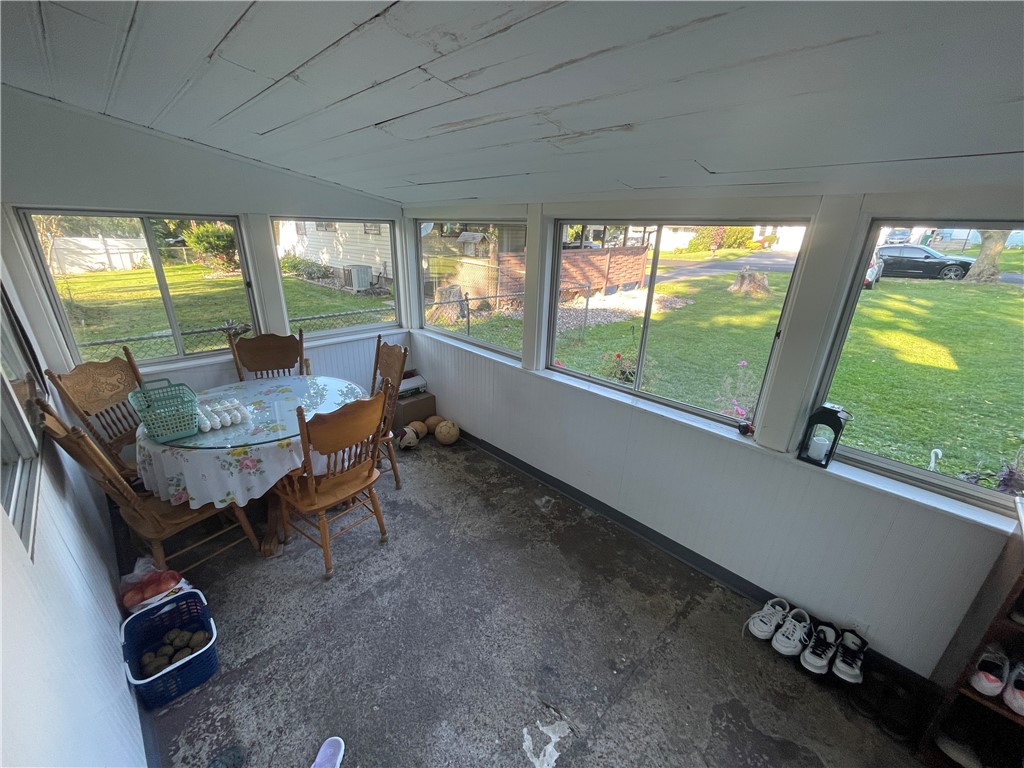 317 Cascade Place Irondequoit, NY 14609 - Photo 3 of 16