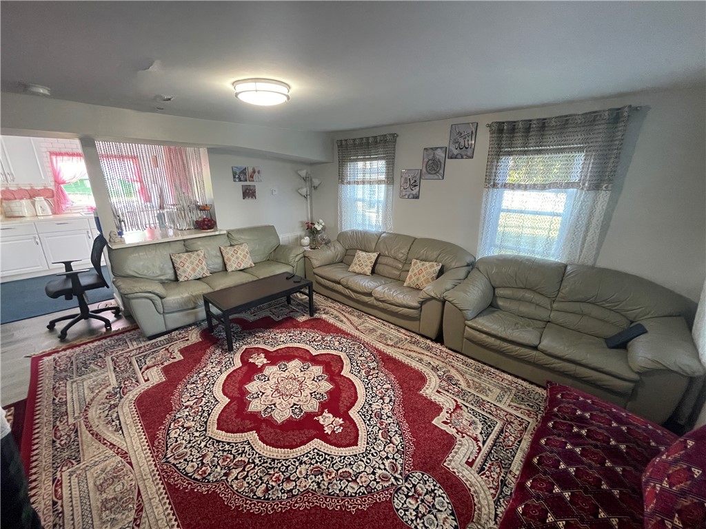 317 Cascade Place Irondequoit, NY 14609 - Photo 4 of 16