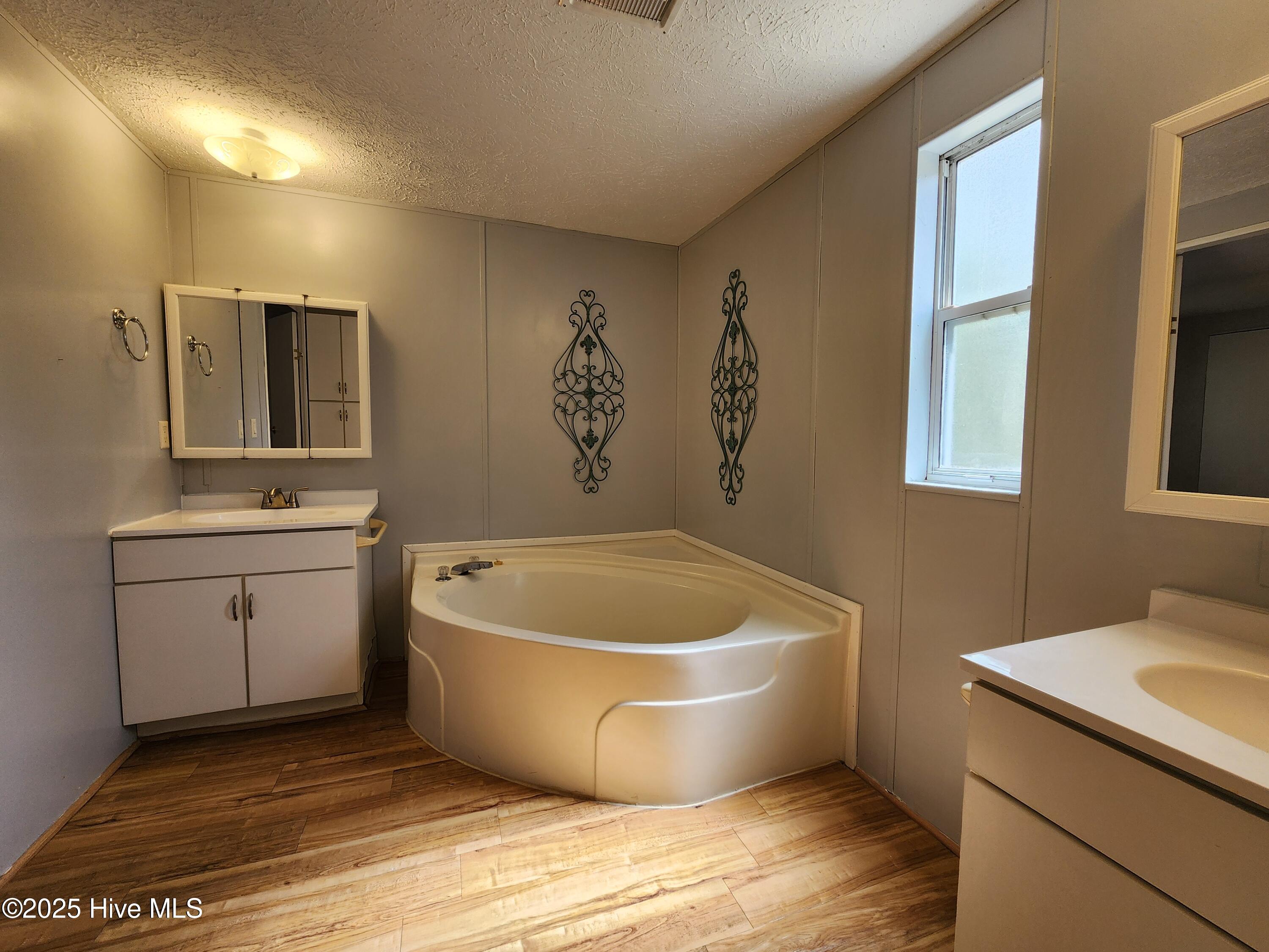 508 Ocean Spray Drive Cedar Point, NC 28584 - Photo 13 of 31 20250401_141049