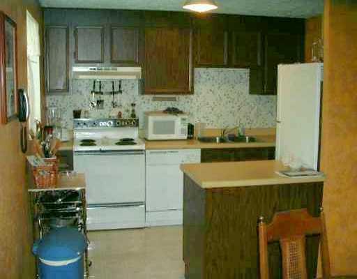 148 Crosslands Road Butler, PA 16002 - Photo 4 of 8 Kitchen.