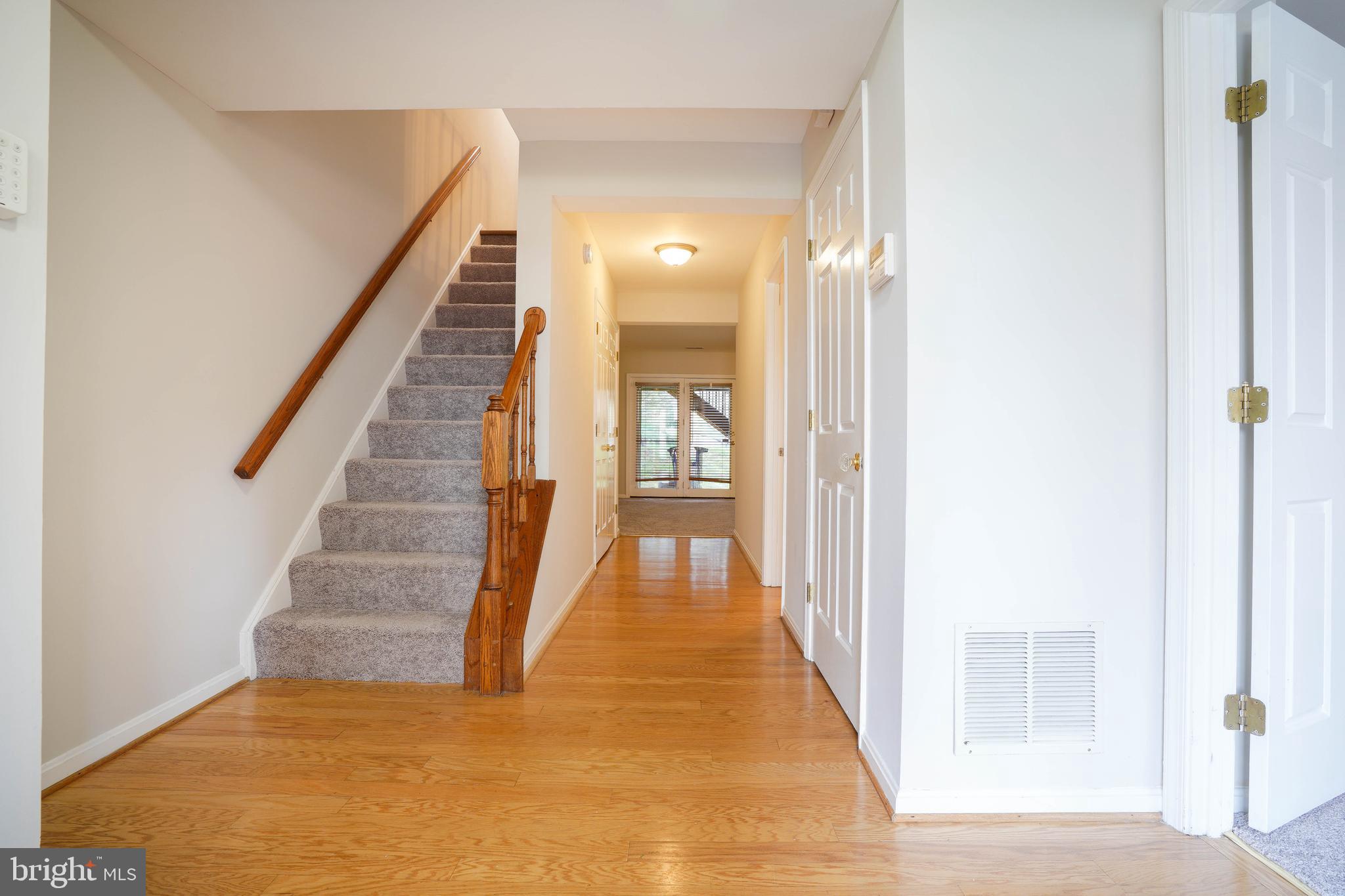 5240 Lightfoot Path Columbia, MD 21044 - Photo 4 of 31 Gallery Image 4