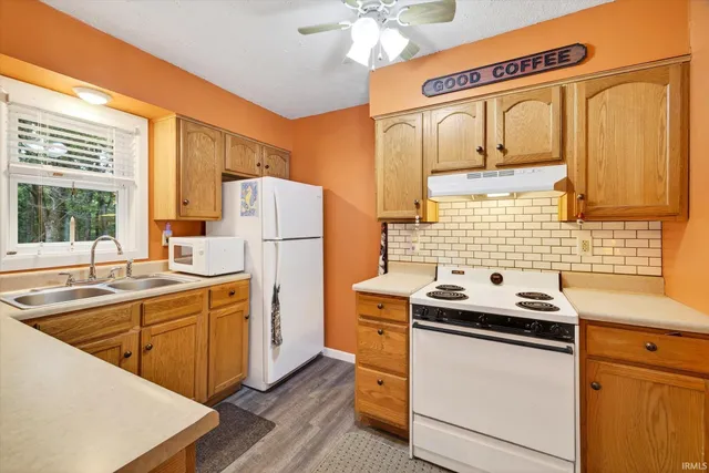 $235,000 | 7811 East Southshore Drive, Unionville, IN 47468