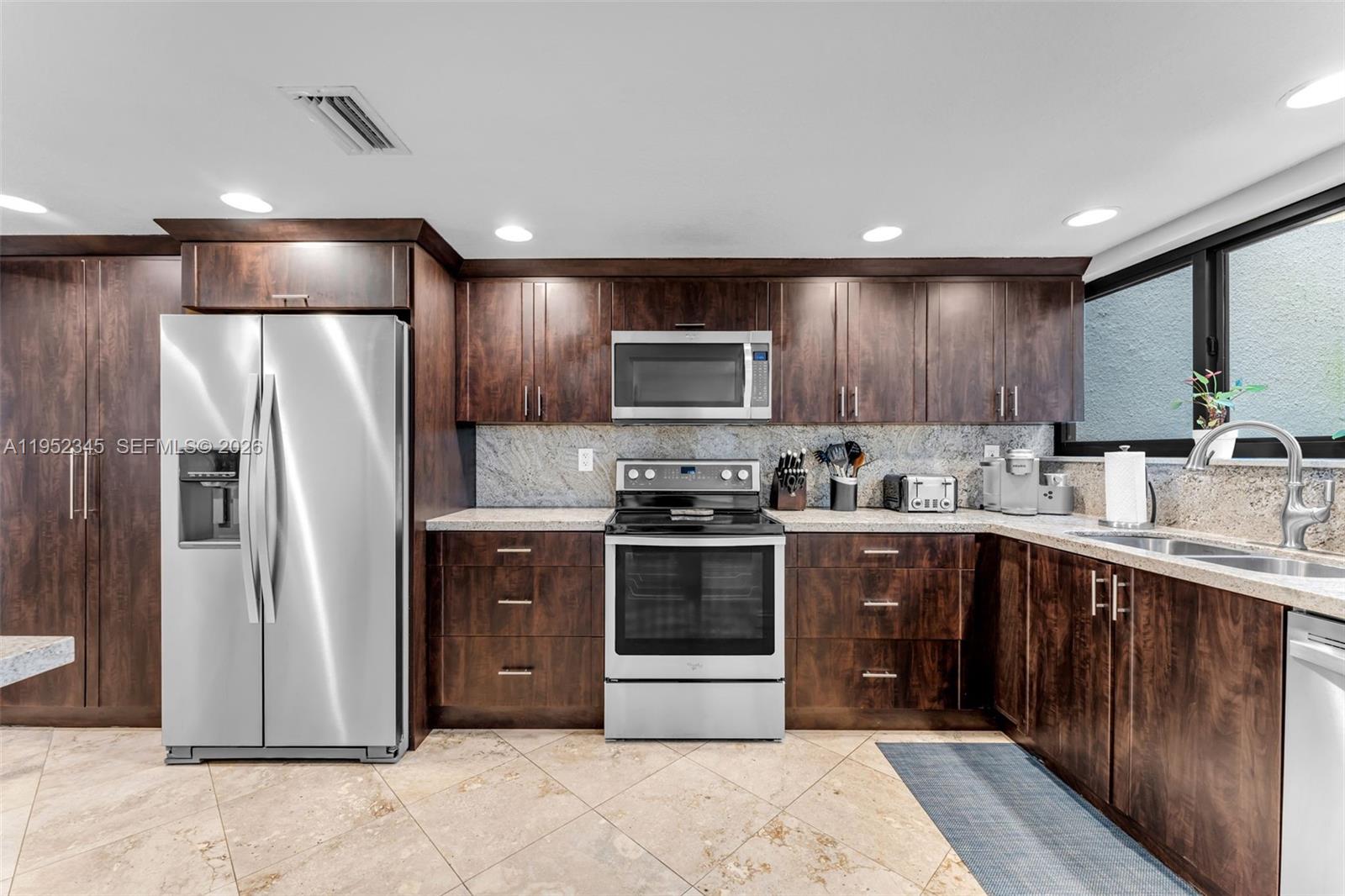 8725 Southwest 81st Court Miami, FL 33143 - Photo 4 of 27