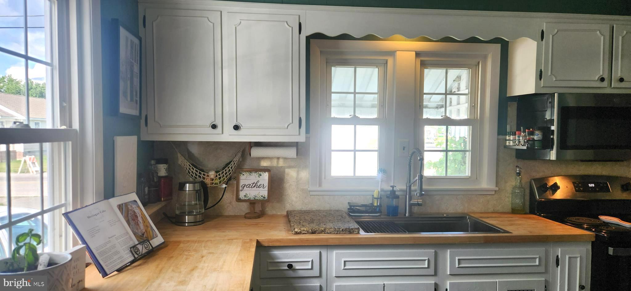 2001 Rhodesdale Vienna Vienna, MD 21869 - Photo 17 of 39 a living room with furniture and windows