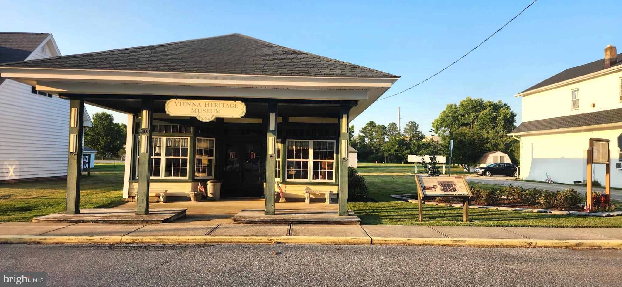 2001 Rhodesdale Vienna Vienna, MD 21869 - Photo 39 of 39 a view of a house with a swimming pool
