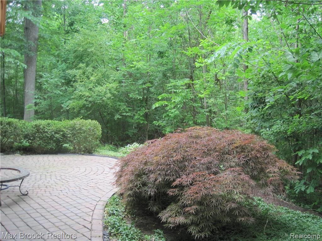 7265 Rabbit Ears Pass, Unit 35 Clarkston, MI 48346 - Photo 46 of 54 Paver 2.JPG