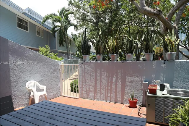 $745,000 | 798 Crandon Boulevard, Unit 13C, Key Biscayne, FL 33149