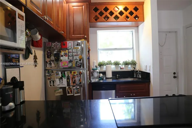 $745,000 | 798 Crandon Boulevard, Unit 13C, Key Biscayne, FL 33149