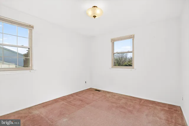 $500,000 | 32 Roberts Drive, Somerdale, NJ 08083