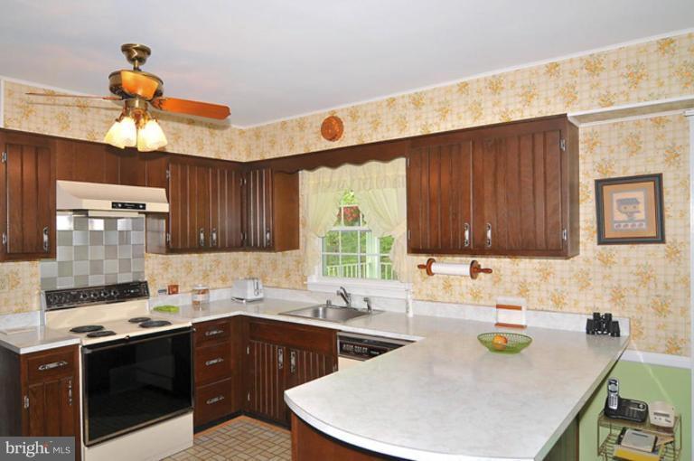 9429 Dunloggin Road Ellicott City, MD 21042 - Photo 3 of 14 Kitchen