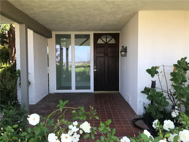 $6,800 | 1960 Vista Caudal, Newport Beach, CA 92660