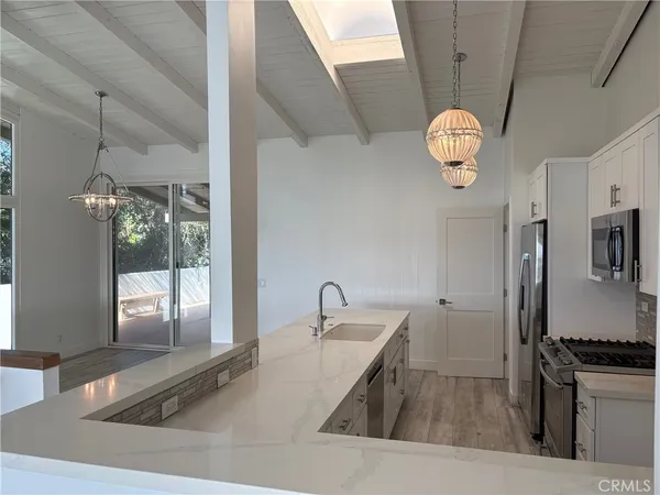 $7,000 | 1960 Vista Caudal, Newport Beach, CA 92660