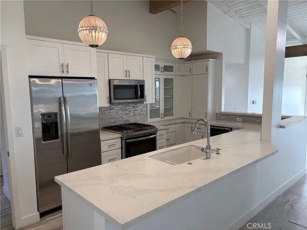 $7,000 | 1960 Vista Caudal, Newport Beach, CA 92660