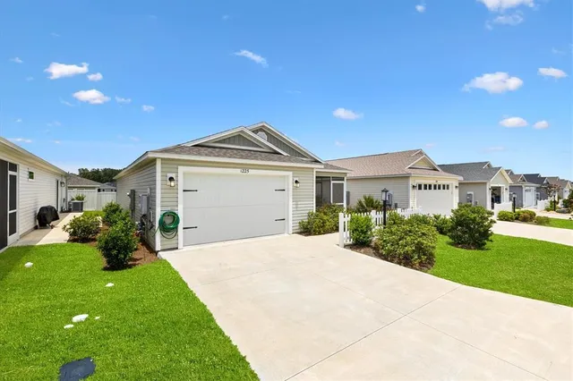 $284,500 | 1225 Eunice Street, The Villages, FL 34762