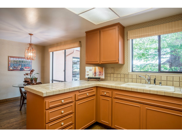 640 Clearfield Drive Millbrae, CA 94030 - Photo 8 of 25