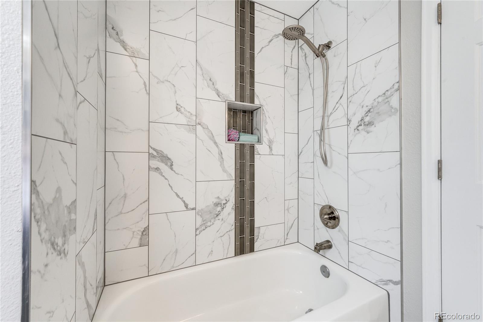 10462 Hyacinth Street Highlands Ranch, CO 80129 - Photo 24 of 40 Gallery Image 24