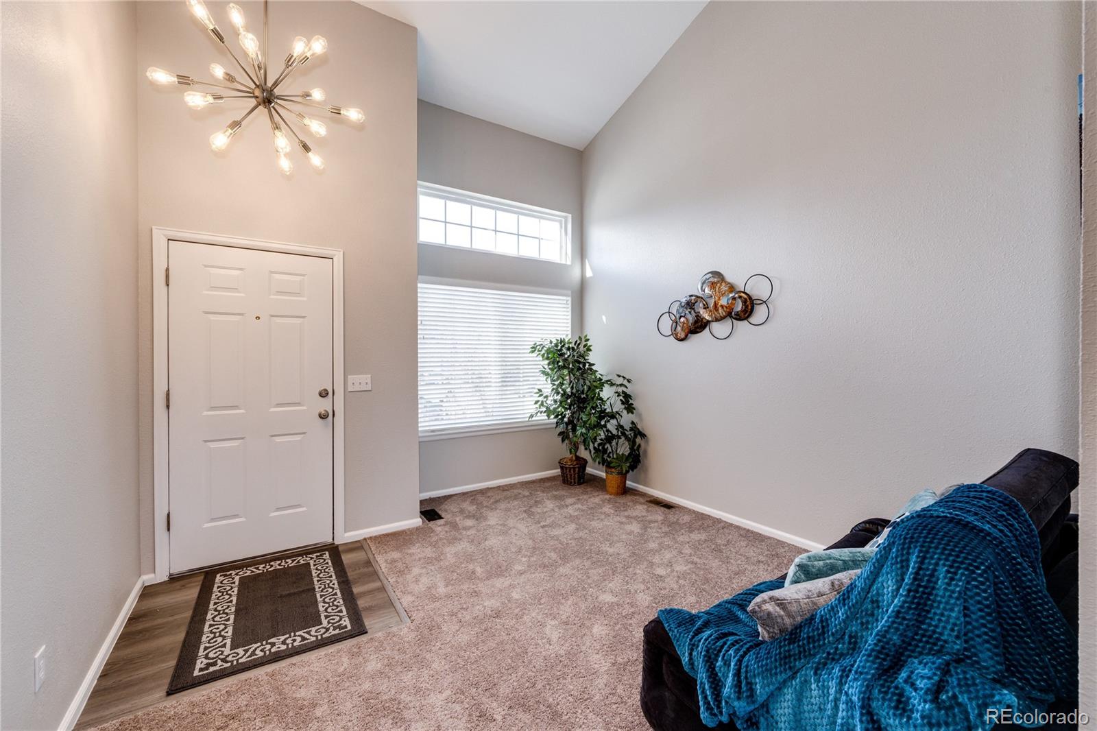 10462 Hyacinth Street Highlands Ranch, CO 80129 - Photo 4 of 40 Gallery Image 4