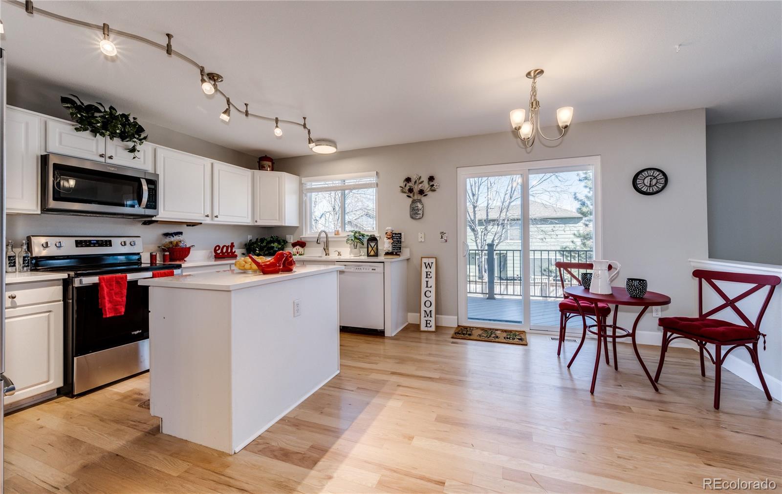 10462 Hyacinth Street Highlands Ranch, CO 80129 - Photo 5 of 40 Gallery Image 5
