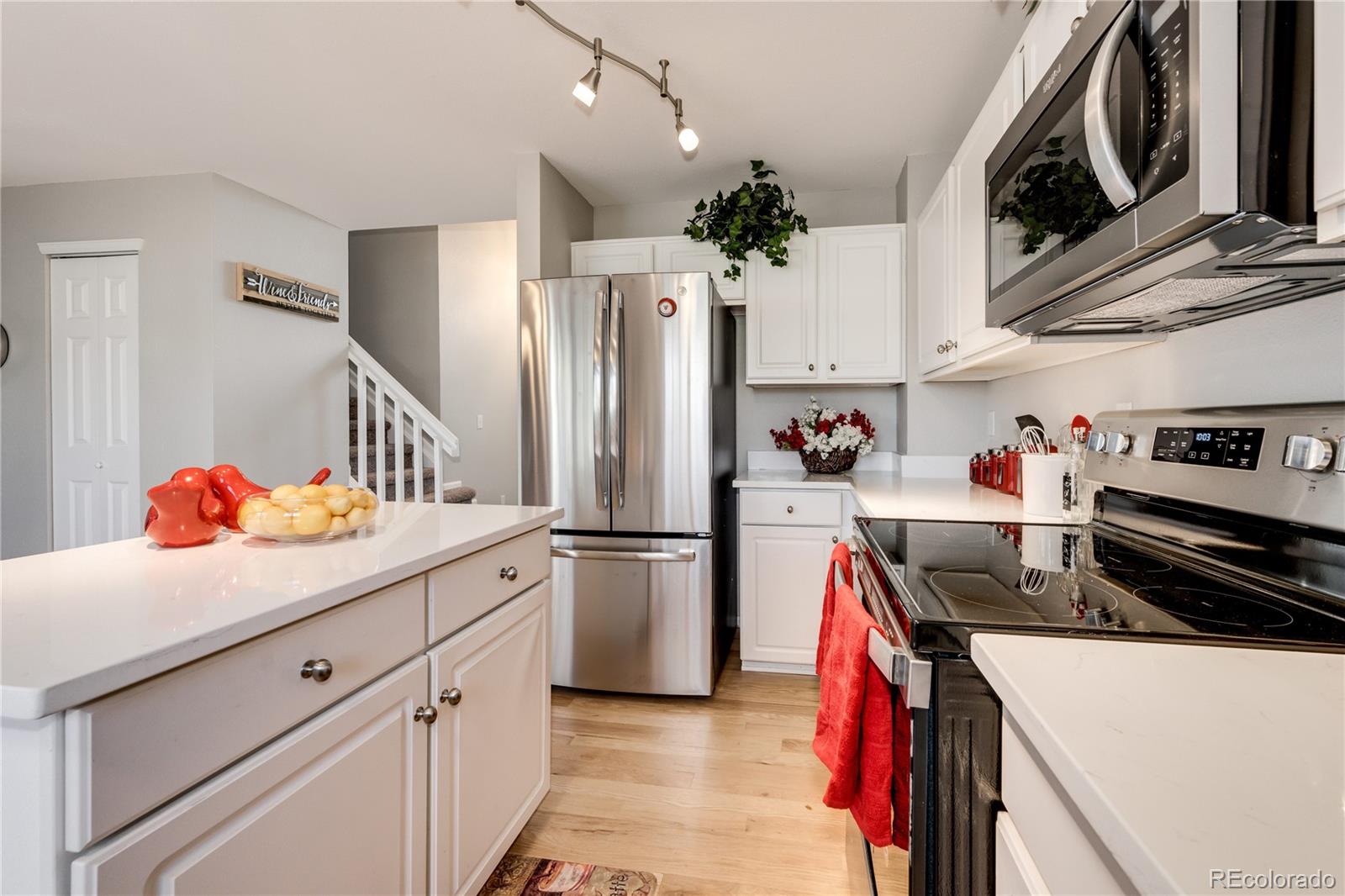 10462 Hyacinth Street Highlands Ranch, CO 80129 - Photo 7 of 40 Gallery Image 7