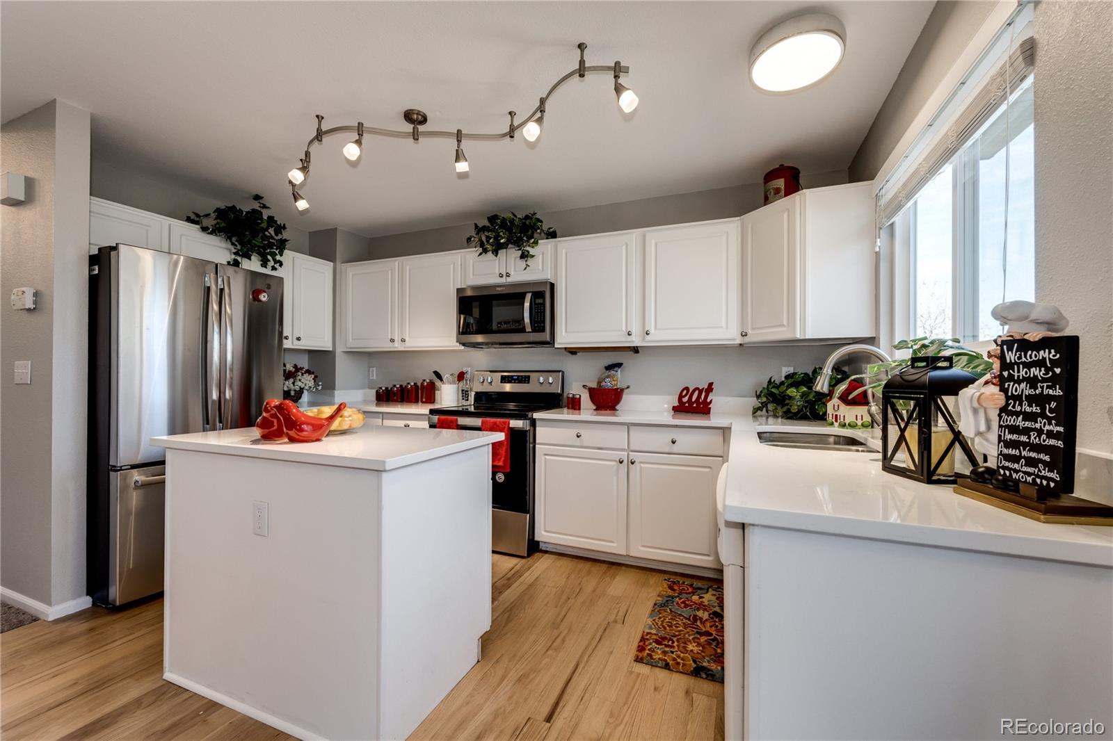 10462 Hyacinth Street Highlands Ranch, CO 80129 - Photo 8 of 40 Gallery Image 8