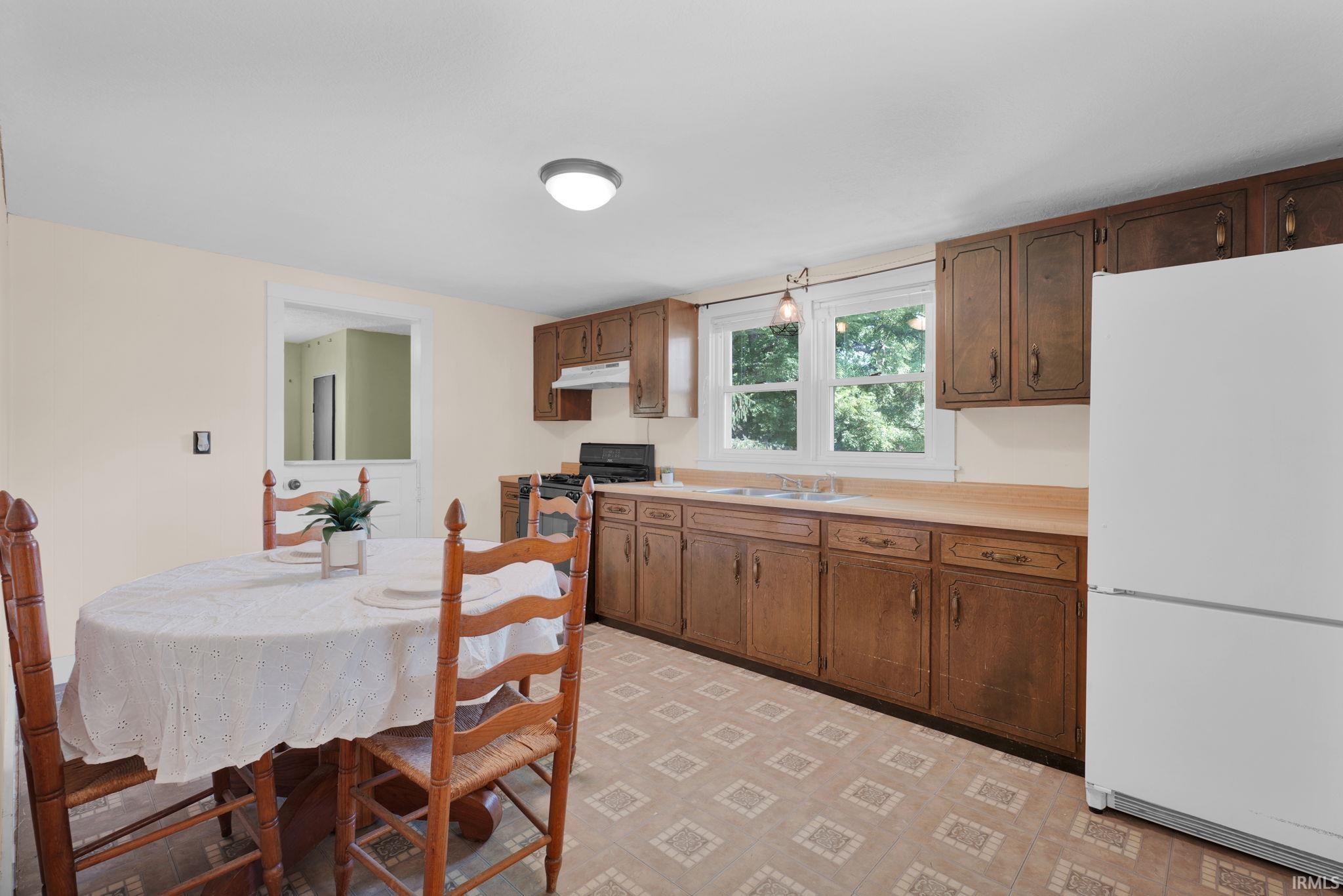 1055 Peerless Road Bedford, IN 47421 - Photo 5 of 29
