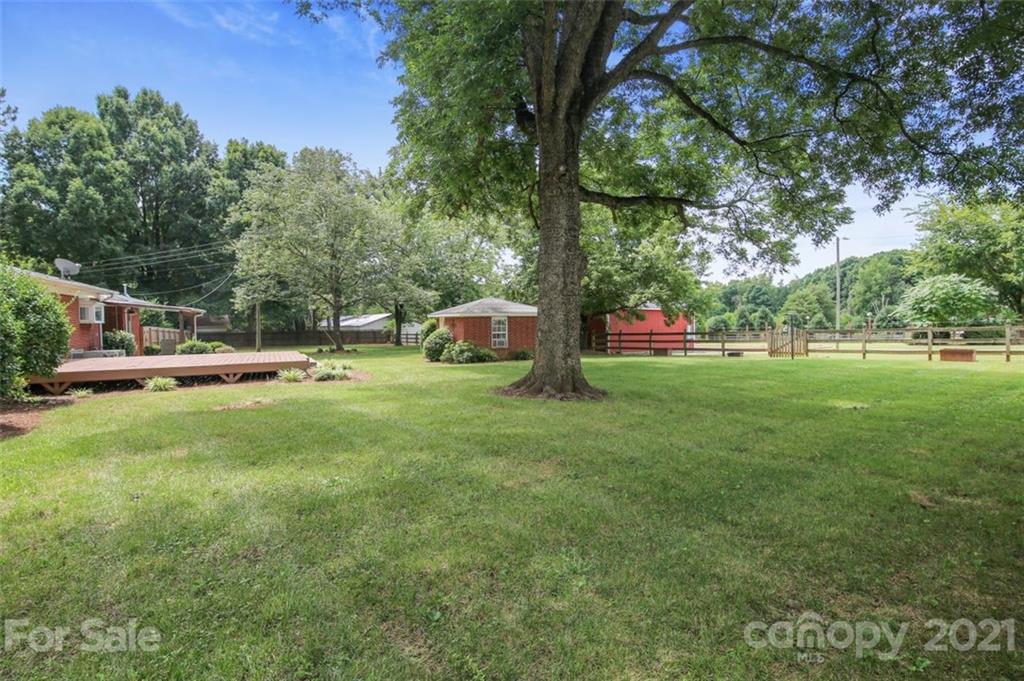6532 Potter Road Matthews, NC 28104 - Photo 3 of 30 Gallery Image 3
