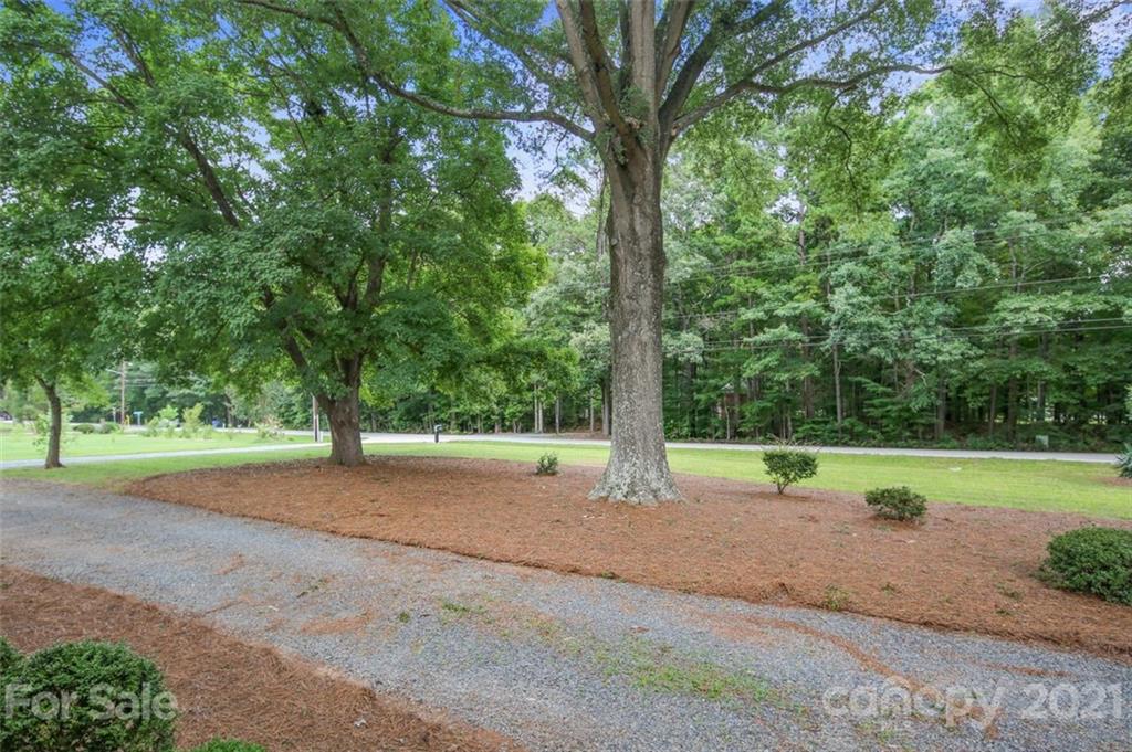 6532 Potter Road Matthews, NC 28104 - Photo 5 of 30 Gallery Image 5