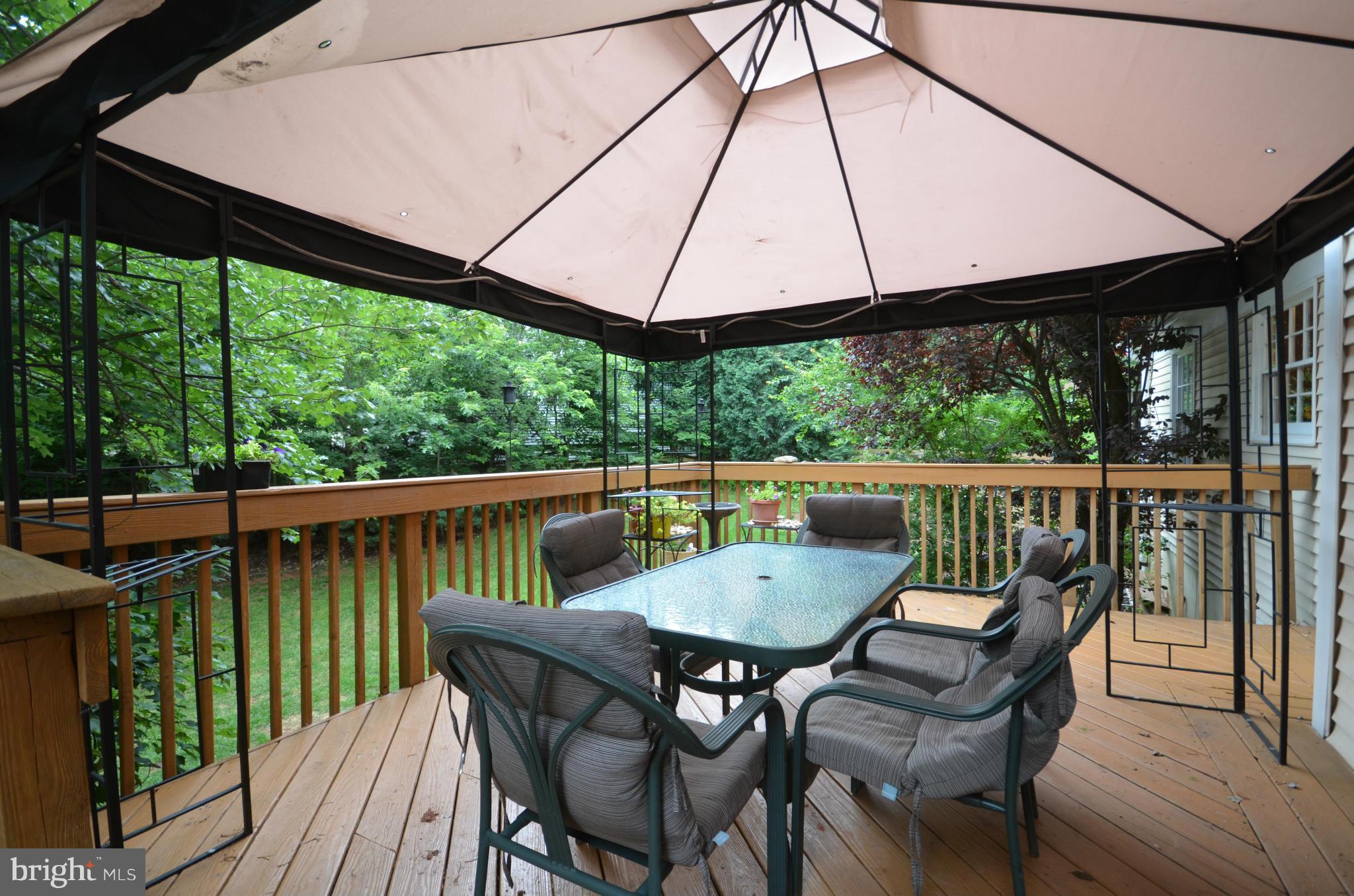 122 Peyton Road Sterling, VA 20165 - Photo 18 of 25 Tented gazebo on upper deck