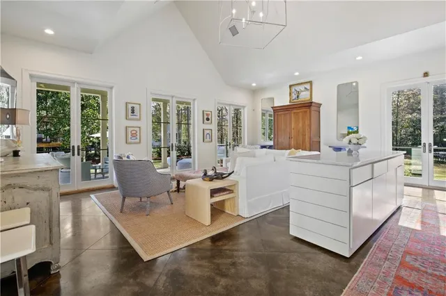 $1,500,000 | 19 Cypress Road, Covington, LA 70433