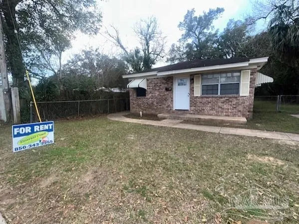 $1,250 | 1105 West Strong Street, Pensacola, FL 32501
