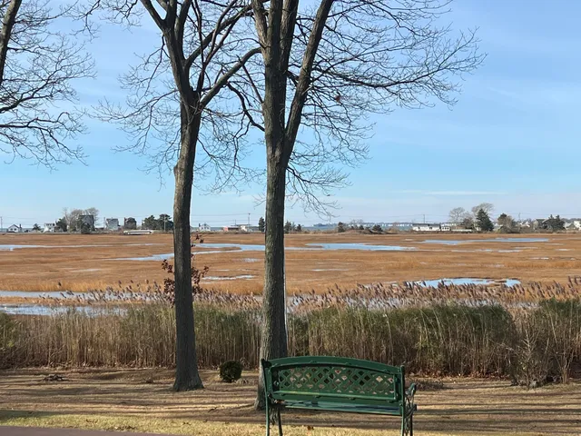 $685,000 | 33 Briarwood Drive, Old Saybrook, CT 06475